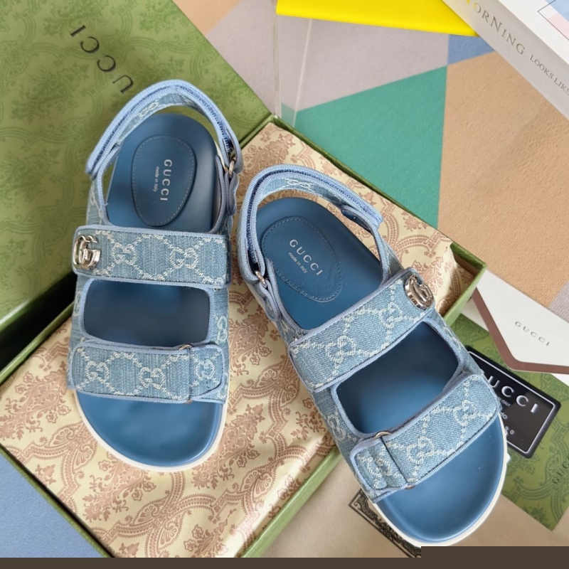 G*u*i sandals
